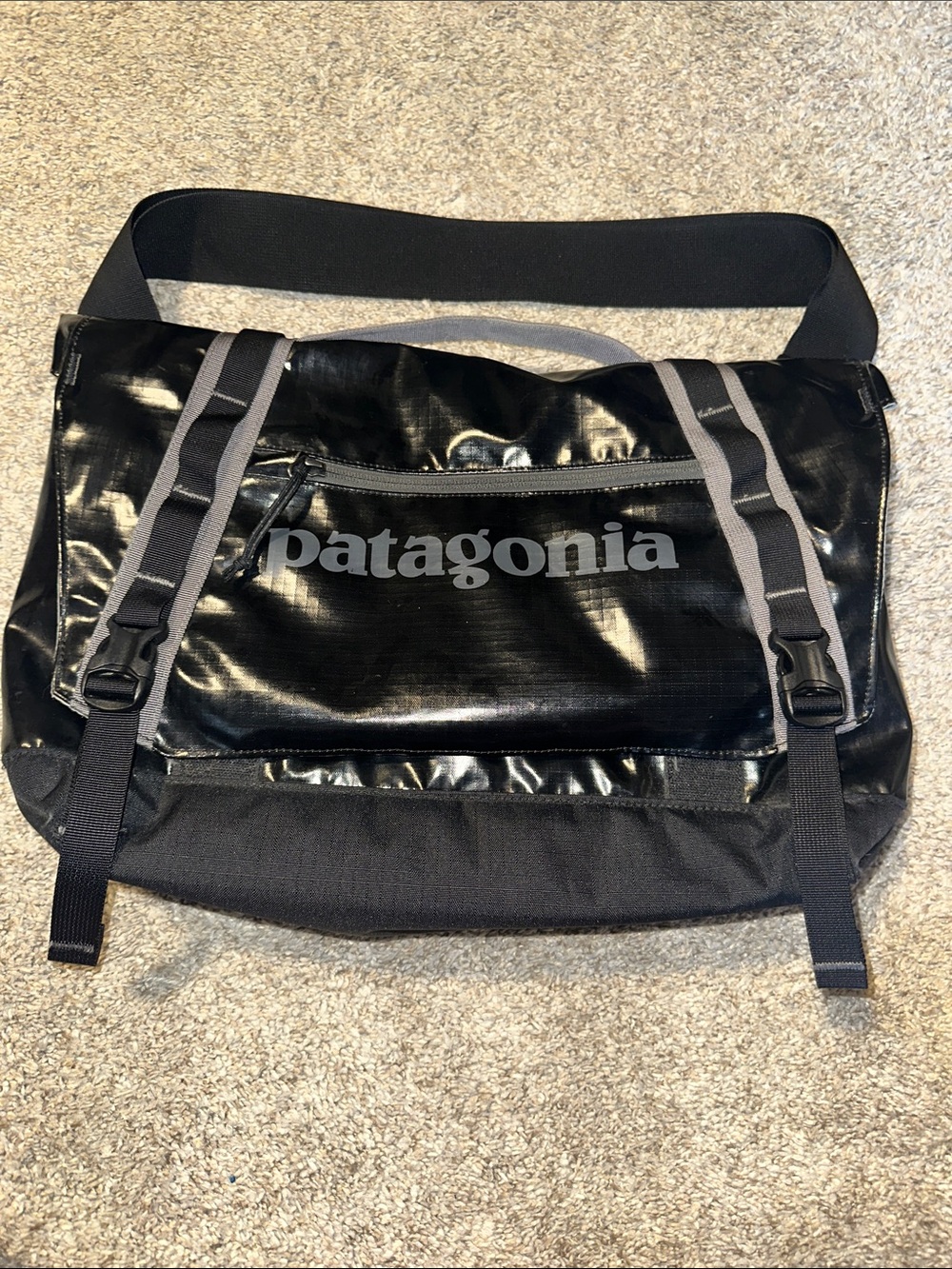 Patagonia Black Hole Crossbody / Messenger Bag - Durable And Stylish